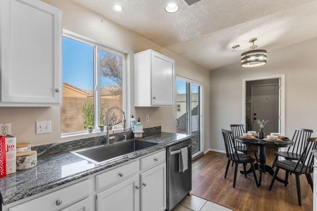 1305 Villa Campo NE, Albuquerque, NM 87113