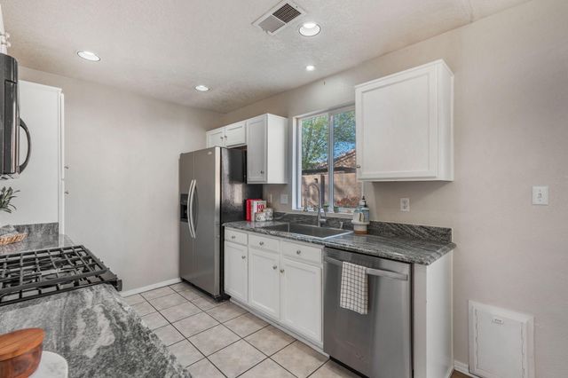 1305 Villa Campo NE, Albuquerque, NM 87113
