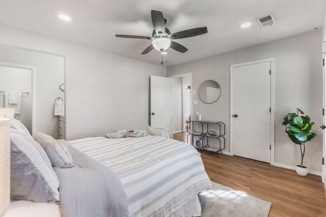 1305 Villa Campo NE, Albuquerque, NM 87113