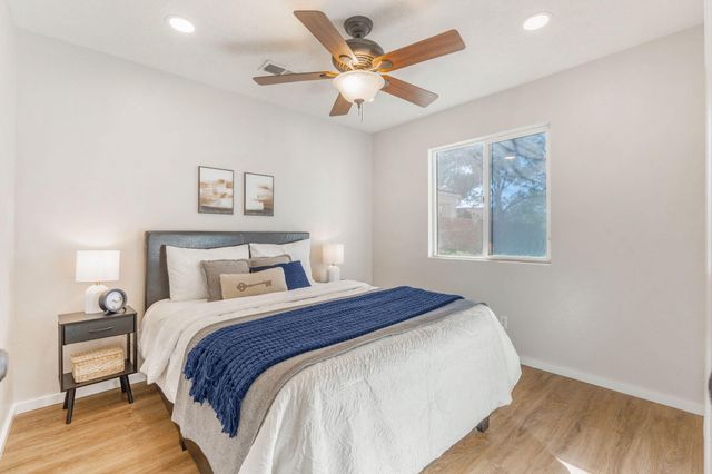 1305 Villa Campo NE, Albuquerque, NM 87113