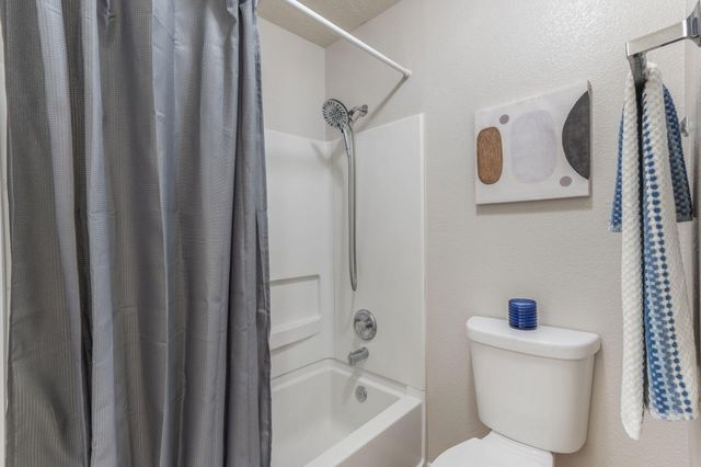 1305 Villa Campo NE, Albuquerque, NM 87113