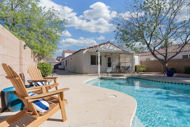 1305 Villa Campo NE, Albuquerque, NM 87113
