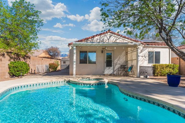 1305 Villa Campo NE, Albuquerque, NM 87113