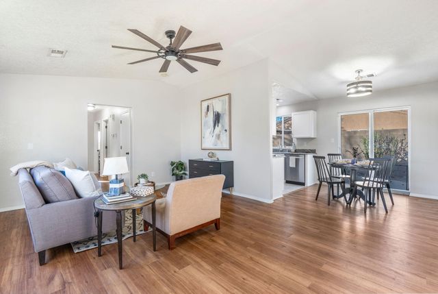 1305 Villa Campo NE, Albuquerque, NM 87113