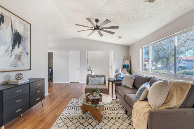 1305 Villa Campo NE, Albuquerque, NM 87113