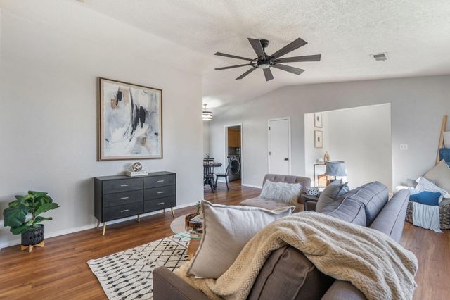1305 Villa Campo NE, Albuquerque, NM 87113