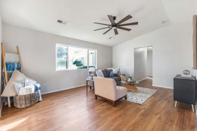 1305 Villa Campo NE, Albuquerque, NM 87113