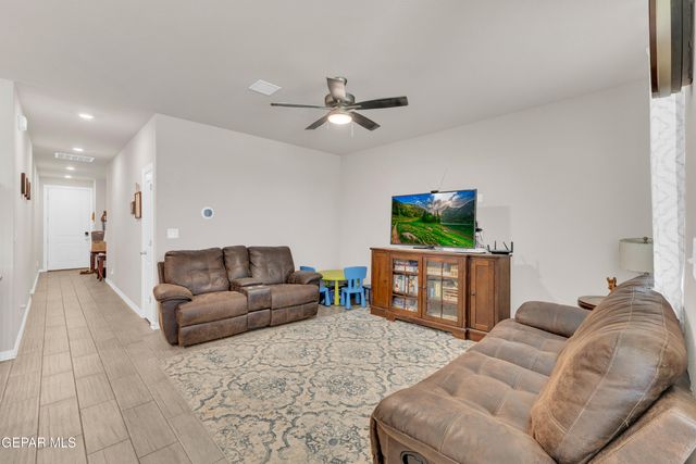 13935 Summer Harmony Avenue, Horizon City, TX 79928