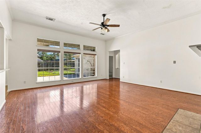 2845 Martina Drive, Friendswood, TX 77546
