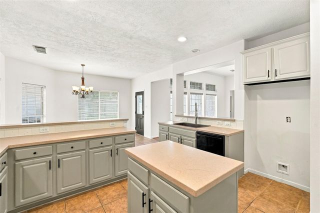 2845 Martina Drive, Friendswood, TX 77546