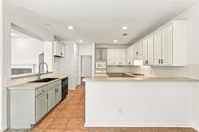 2845 Martina Drive, Friendswood, TX 77546
