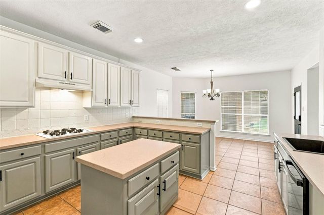 2845 Martina Drive, Friendswood, TX 77546