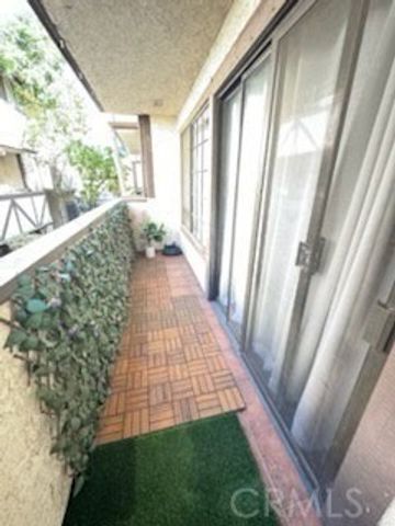 21815 Saticoy Street 30, Los Angeles, CA 91304