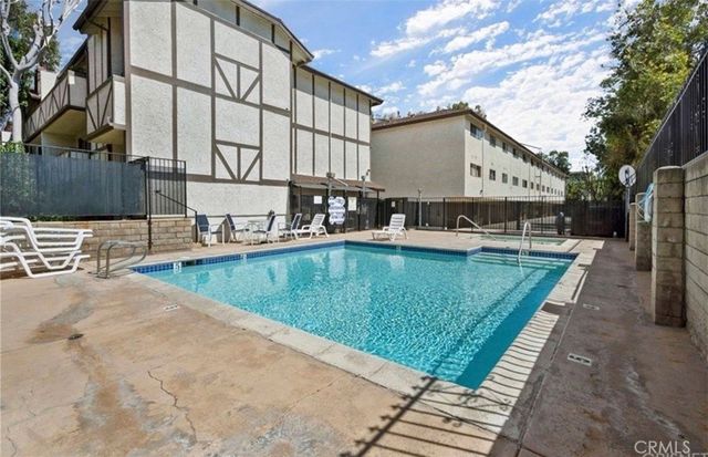 21815 Saticoy Street 30, Los Angeles, CA 91304
