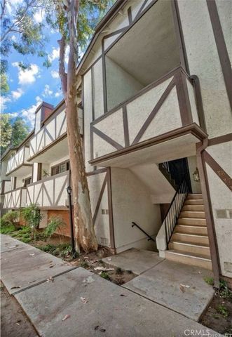 21815 Saticoy Street 30, Los Angeles, CA 91304