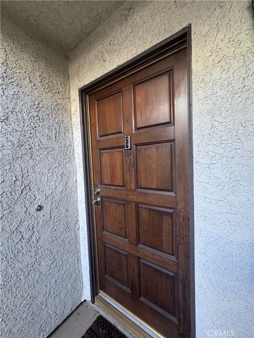 21815 Saticoy Street 30, Los Angeles, CA 91304