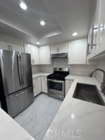 21815 Saticoy Street 30, Los Angeles, CA 91304