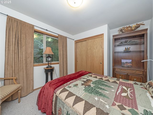 71397 Fishhawk Rd, Clatskanie, OR 97016