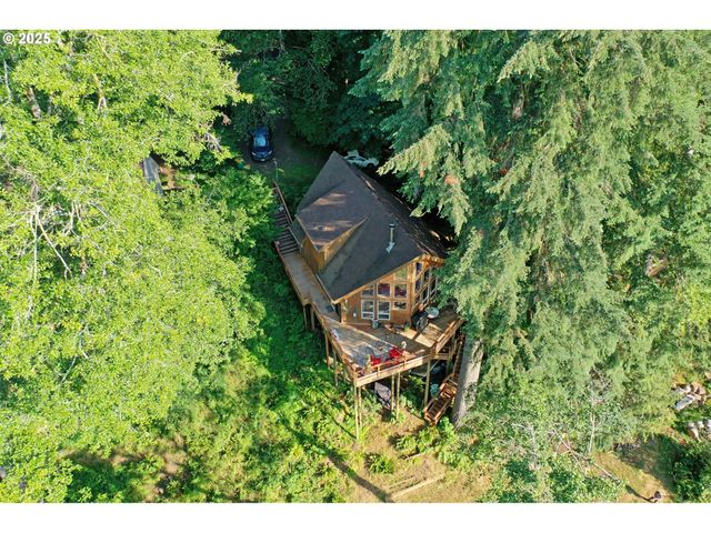 71397 Fishhawk Rd, Clatskanie, OR 97016