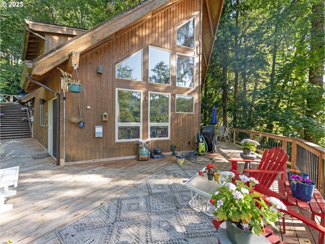 71397 Fishhawk Rd, Clatskanie, OR 97016