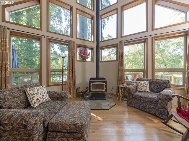 71397 Fishhawk Rd, Clatskanie, OR 97016