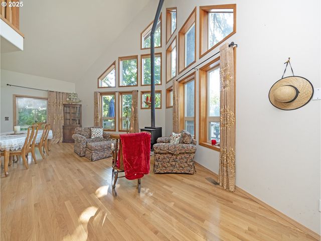 71397 Fishhawk Rd, Clatskanie, OR 97016