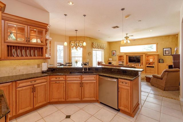 2898 OAK BLUFF WAY, Oviedo, FL 32765