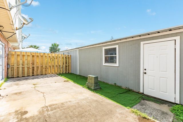 1920 Back Bay Drive, Galveston, TX 77551