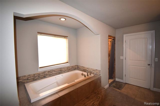 55752 Timbers Edge Drive, Utica, MI 48316