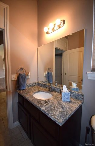 55752 Timbers Edge Drive, Utica, MI 48316