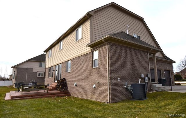 55752 Timbers Edge Drive, Utica, MI 48316