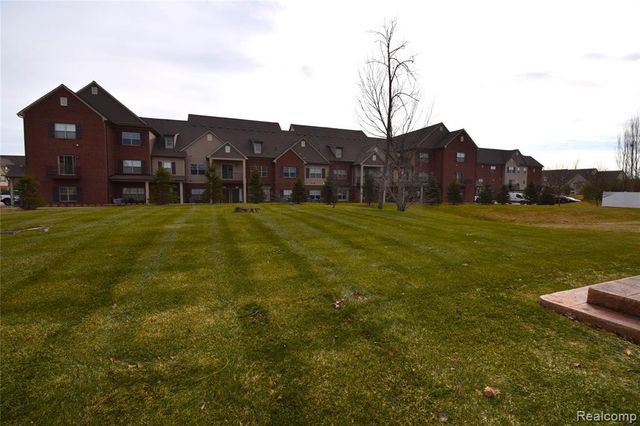 55752 Timbers Edge Drive, Utica, MI 48316