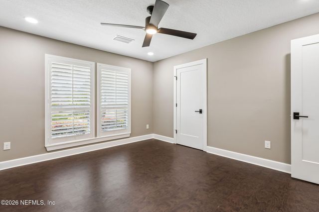 1877 CHRISTOPHER POINT Road S, Jacksonville, FL 32217