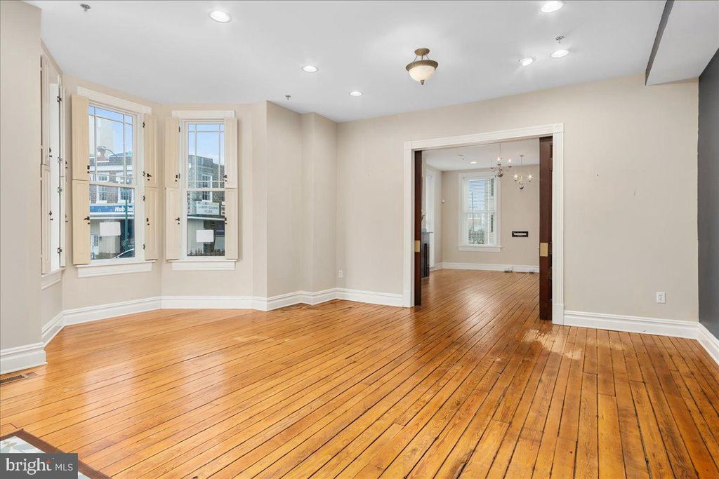 Image 10 of property listing at 140 S POTOMAC ST, Hagerstown, MD 21740