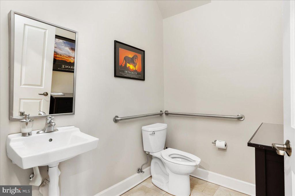 Image 16 of property listing at 140 S POTOMAC ST, Hagerstown, MD 21740