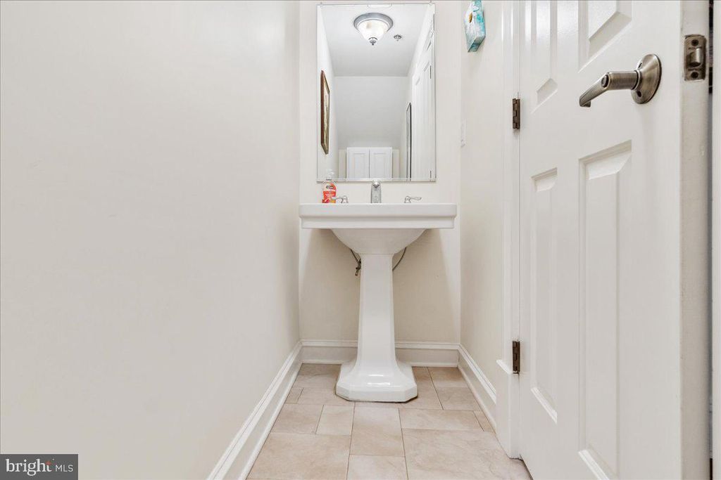 Image 17 of property listing at 140 S POTOMAC ST, Hagerstown, MD 21740