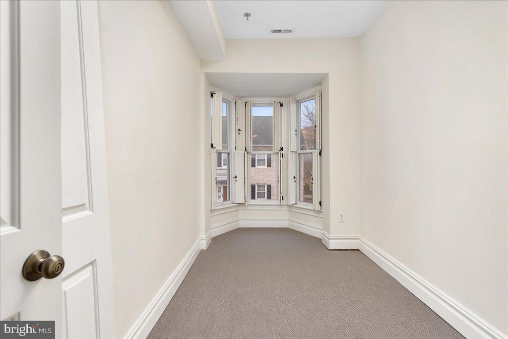 Image 19 of property listing at 140 S POTOMAC ST, Hagerstown, MD 21740