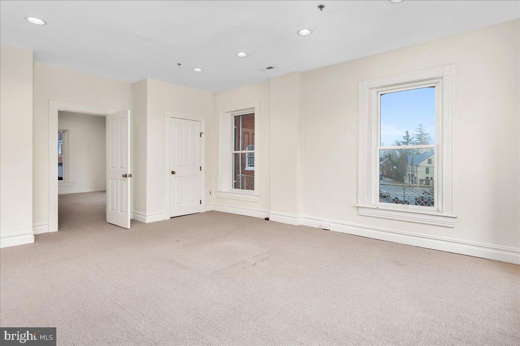 Image 21 of property listing at 140 S POTOMAC ST, Hagerstown, MD 21740