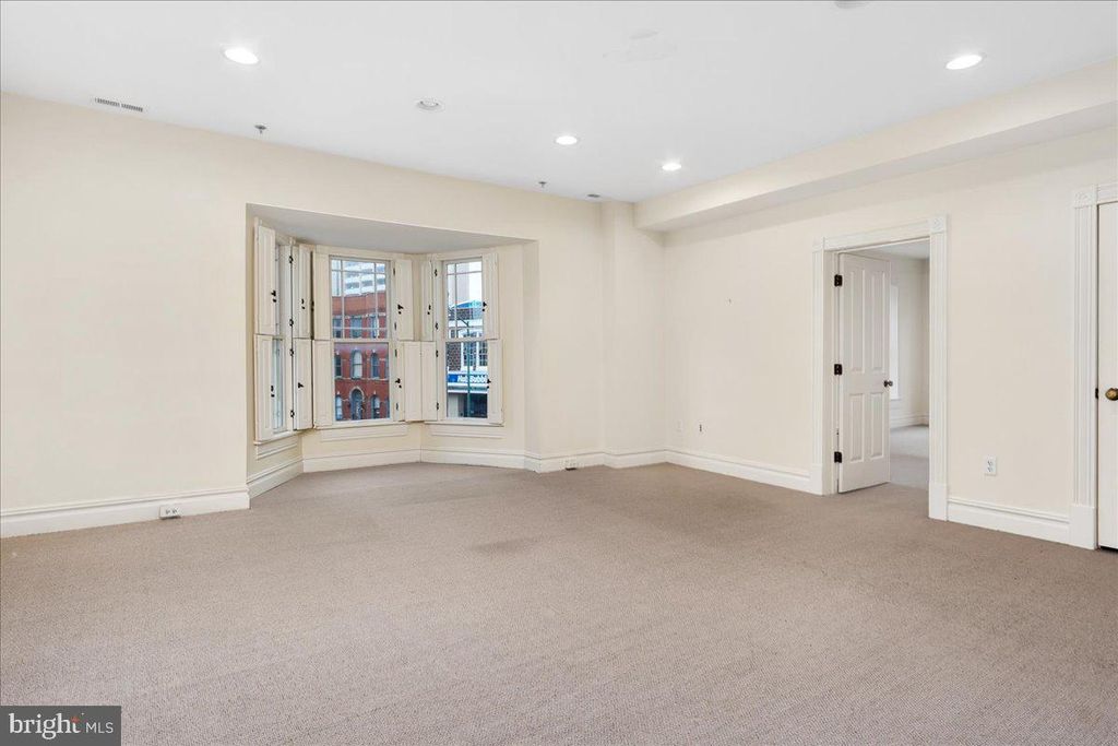 Image 22 of property listing at 140 S POTOMAC ST, Hagerstown, MD 21740