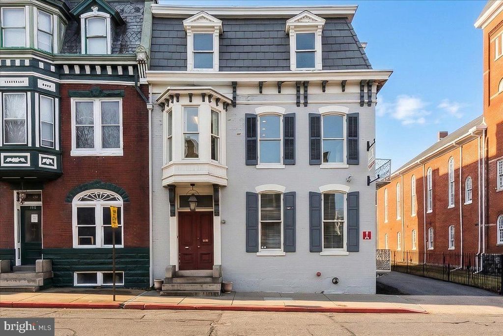 Image 3 of property listing at 140 S POTOMAC ST, Hagerstown, MD 21740