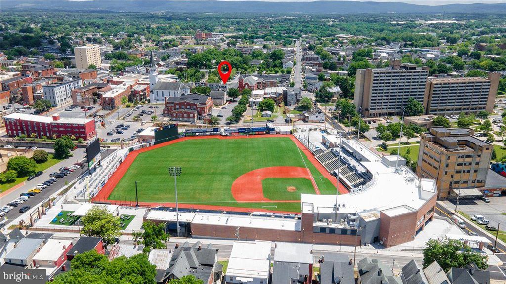 Image 46 of property listing at 140 S POTOMAC ST, Hagerstown, MD 21740