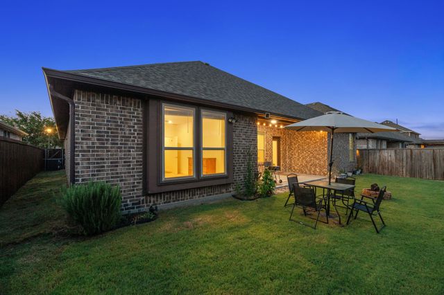 1833 Sebright Trail, Fort Worth, TX 76052
