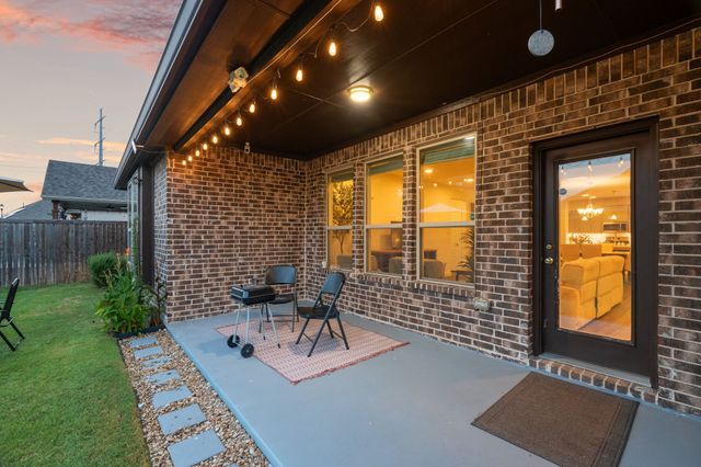 1833 Sebright Trail, Fort Worth, TX 76052