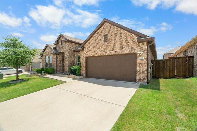 1833 Sebright Trail, Fort Worth, TX 76052
