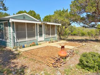 401 11th, Lakehills, TX 78063