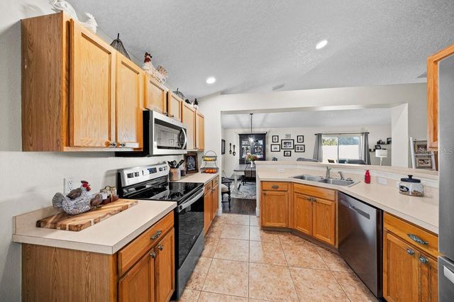 895 VANDERBILT DRIVE, Eustis, FL 32726