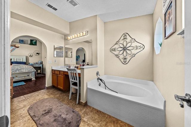 895 VANDERBILT DRIVE, Eustis, FL 32726