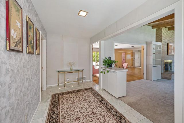 2800 Ashbourne Dr, Sacramento, CA 95821