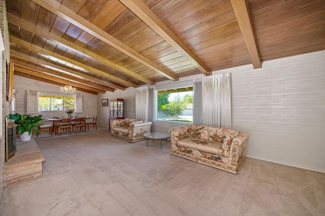 2800 Ashbourne Dr, Sacramento, CA 95821
