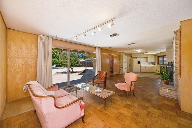2800 Ashbourne Dr, Sacramento, CA 95821